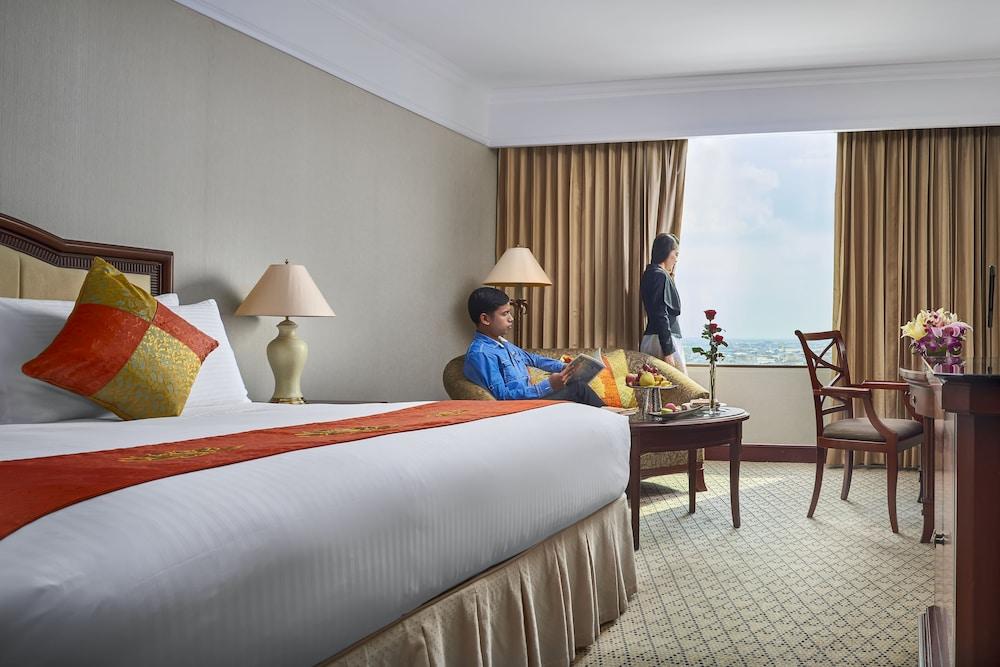 Intercontinental Phnom Penh Ξενοδοχείο Εξωτερικό φωτογραφία